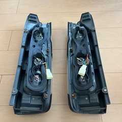 ハイエース　テールランプ