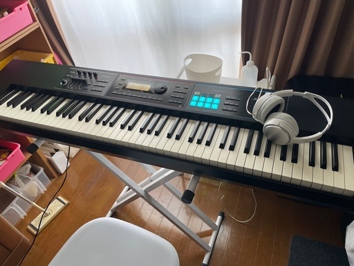 電子ピアノ、キーボード、シンセサイザー