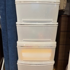 衣装ケース　プラスチック