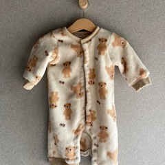 クマのふわふわパジャマ　70サイズ　ベビーザラス
