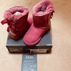 UGG ムートンブーツ リボン付き