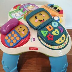 fisherprice つかまり立ちをサポートしながら遊べるおもちゃ