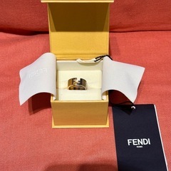 【美品】FENDIフェンディメンズ Fロゴリング　目黒蓮着用