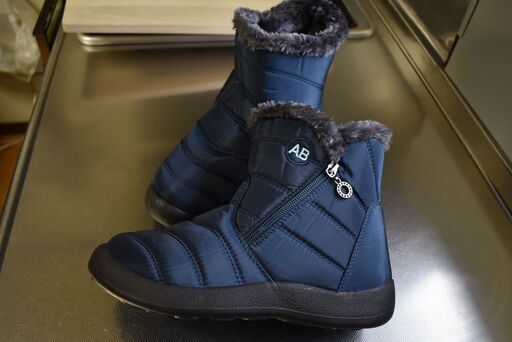 新品レディース　スノーブーツ　紺　24,5㎝（39）防水　中綿入り　防寒ブーツ　雪道用　女性用
