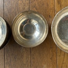 金属の器の画像