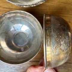 金属の器の画像