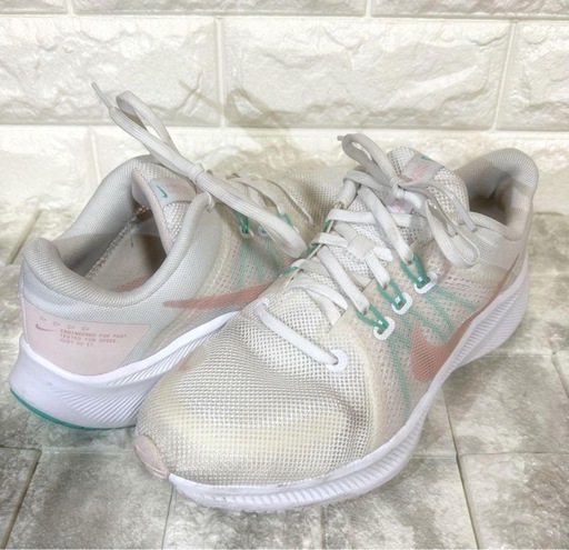 NIKE￤スニーカー￤23cm￤白