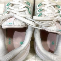 NIKE￤スニーカー￤23cm￤白の画像