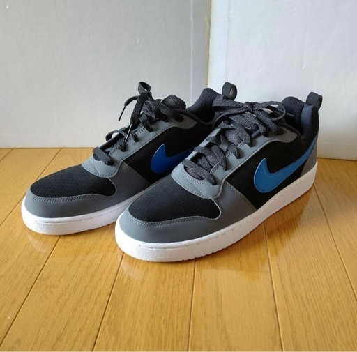 新品　NIKE スニーカー　28㌢
