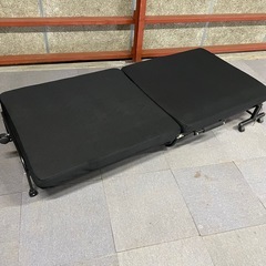 折りたたみベッド　寝具　折りたたみ式　手すり付き　ストッパー付き