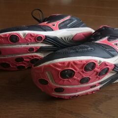 【ミズノ mizuno】💗スニーカー 22センチの画像
