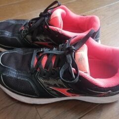 【ミズノ mizuno】💗スニーカー 22センチの画像