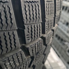 バリ溝
スタッドレス4本　225 55 17 　の画像