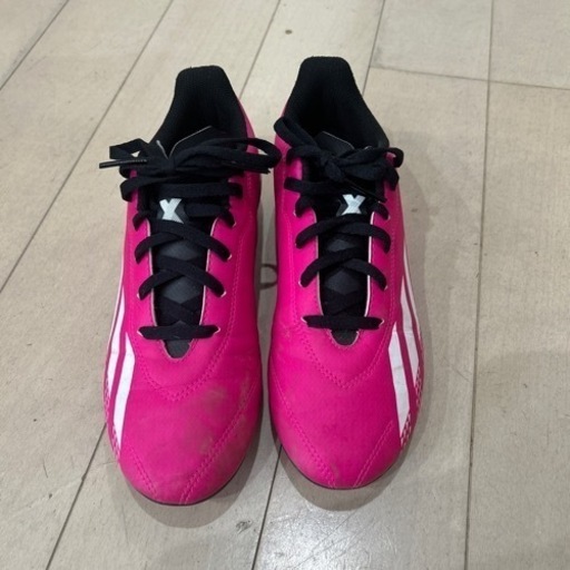 美品adidasサッカースパイク