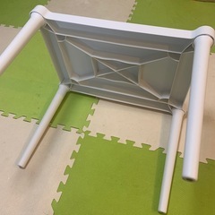 IKEA　子ども用 テーブル　の画像