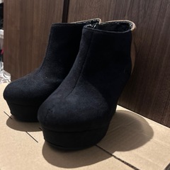 厚底ショート
ブーツの画像
