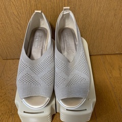 アルファキュービック　サンダル