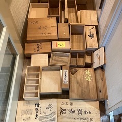 木製の箱や蓋など