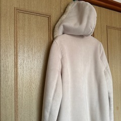 【UNIQLO】ムートンコート 白の画像