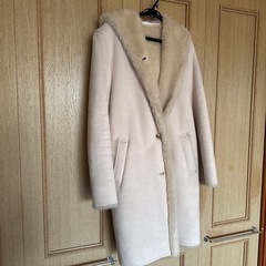 【UNIQLO】ムートンコート 白の画像