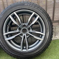 スタットレスタイヤの画像