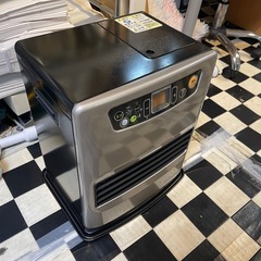 【リサイクルサービス八光】2018年製　トヨトミ　石油ファンヒーター (木造9畳/コンクリート12畳) シルバー LC-S320(S)の画像