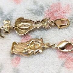 ☆チャーム　アクセサリー　猫・ライオン　カラー：ゴールド　サイズ獅子/猫・H：約3.0ｃｍ/約4.0ｃｍ　中古品　の画像