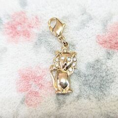 ☆チャーム　アクセサリー　猫・ライオン　カラー：ゴールド　サイズ獅子/猫・H：約3.0ｃｍ/約4.0ｃｍ　中古品　の画像