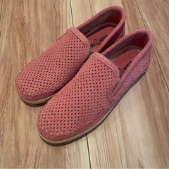 MINNETONKA スエード サイドゴアスリッポン パンチング加工