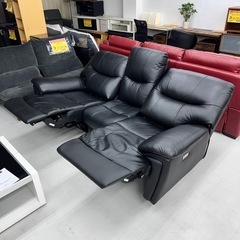 【展示未使用品‼️】定価147,400円♪ ヤマダ電機 202cm幅3人掛け電動リクライニングソファ USBポート付き 本革製ブラック♪の画像