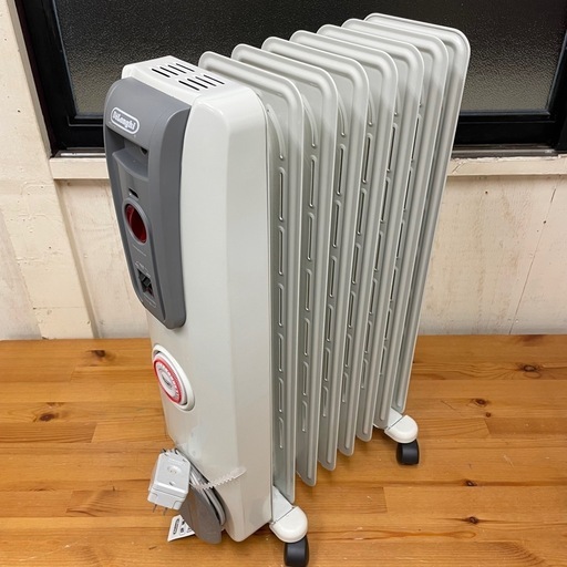 DeLonghi デロンギ オイルヒーター H770812EFS 500/700/1200W切替 適用(木6畳 コンクリ8畳) 24hタイマー付 自動電源OFF機能 中古品