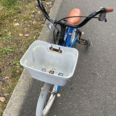キッズ自転車　No.1558　ブルー　16インチ　補助輪付き　【リサイクルショップどりーむ荒田店】の画像