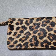 ヒョウ柄長財布