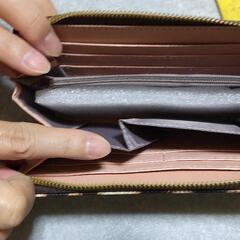 ヒョウ柄長財布の画像