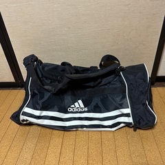 adidas スポーツバッグ　修学旅行などの画像