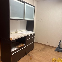 食器棚・
カップボード 