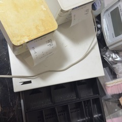 キャッシュドロアとレシートプリンターの画像