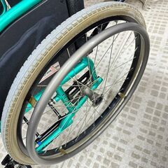 【お持ち帰り限定値引き】FORCE MIKI 車いす NOVA3 スポーティー グリーン 22インチの画像