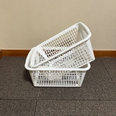 かご2つの画像