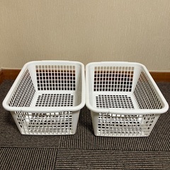 かご2つの画像