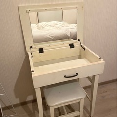 ドレッサー　ミラー付きの画像