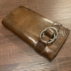 ブッテロの長財布