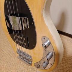 お話中　OLP Ernie Ball MUSICMAN スティングレイベース　フレットレスの画像