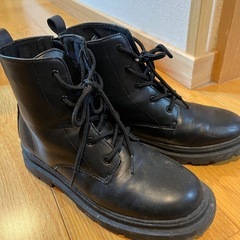 レースアップ　ショートブーツの画像
