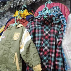 子どもスキーウェア展示販売中、９０～１５０ｃｍ、１，０００円～