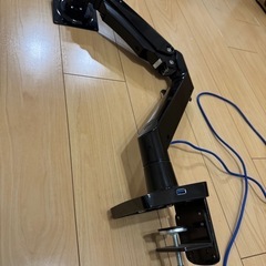 モニターアーム
