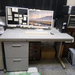 什器メーカーの平机とワゴンのセット