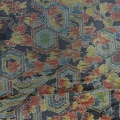 【大島紬】 着物 袷 広衿 亀甲 リーフ 模様 身丈約155cm しつけ糸の画像