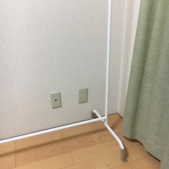 金属ハンガーラックの画像