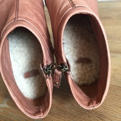 ☆レア商品☆【UGG】アグ　ショートブーツ　ブーティ　チェスナット色　ジッパー付の画像